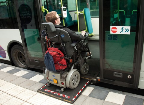 wacht haat ethiek Toegankelijkheid openbaar vervoer Arnhem-Nijmegen verder verbeterd –  Nederlands Instituut voor Toegankelijkheid